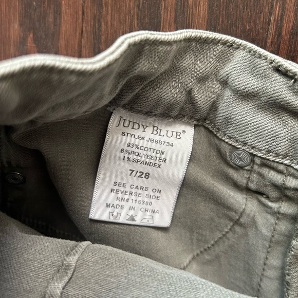 Judy Blue High Waist Olive Wide Leg Crop Jeans | Size 7/28 | Style #: JB88734 - Picture 4 of 11